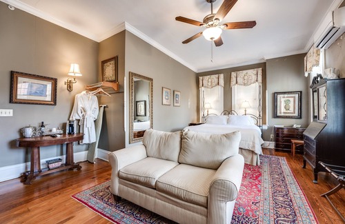 Five Points Bed & Breakfast | Riverdale Inn