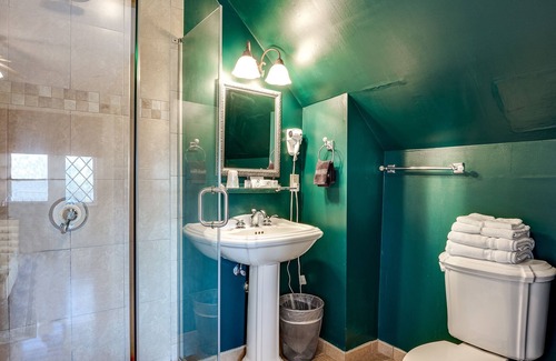 Five Points Bed & Breakfast | Riverdale Inn