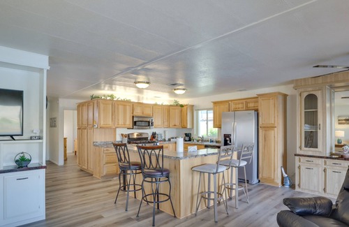 Bullhead City House | Riverfront Bullhead City House w/Balcony!