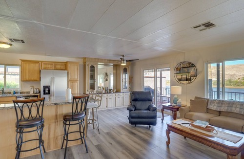 Bullhead City House | Riverfront Bullhead City House w/Balcony!