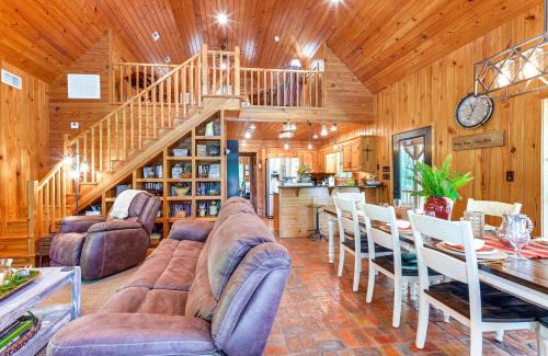Seminary House | Riverfront Cabin with Outdoor Oasis in Seminary!