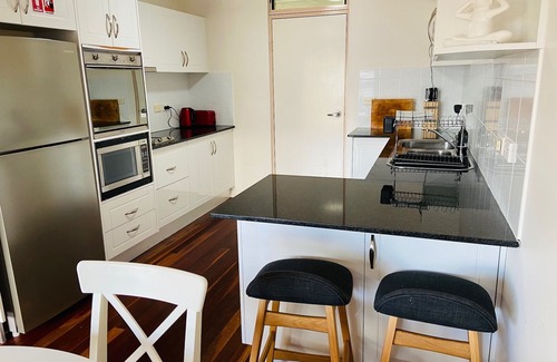 Brooklyn Apartment | Riverfront Dream on the Hawkesbury - WATER VIEWS