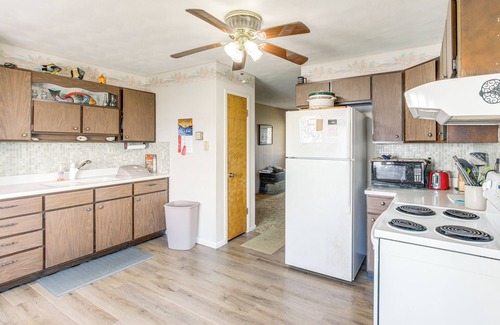 Argyle House | Riverfront Gem w/Kayaks & Yard in Montrose!