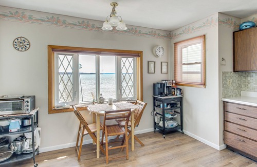 Argyle House | Riverfront Gem w/Kayaks & Yard in Montrose!