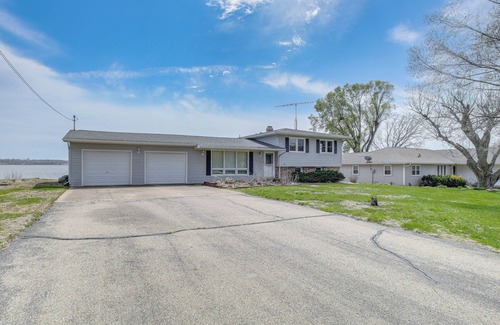 Argyle House | Riverfront Gem w/Kayaks & Yard in Montrose!