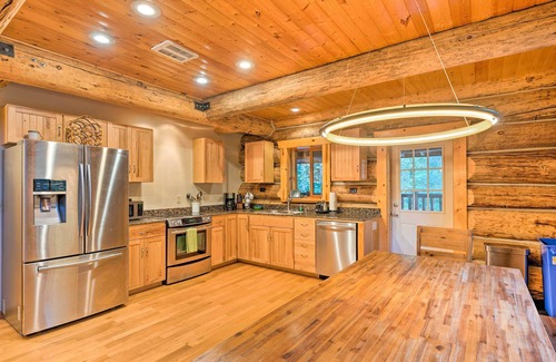 Gold Bar Cabin | Riverfront Gold Bar Log Cabin Near Stevens Pass!