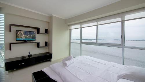 Las Penas Apartment | Riverfront I 2, piso 4, suite vista al rio, Puerto Santa Ana, Guayaquil