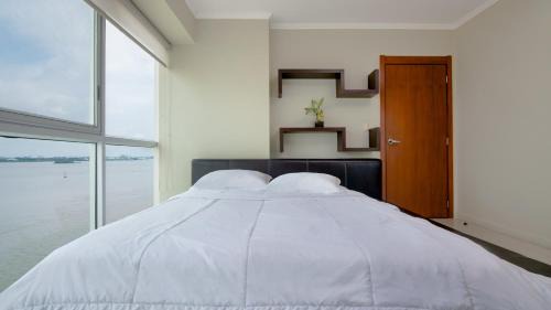 Las Penas Apartment | Riverfront I 2, piso 4, suite vista al rio, Puerto Santa Ana, Guayaquil