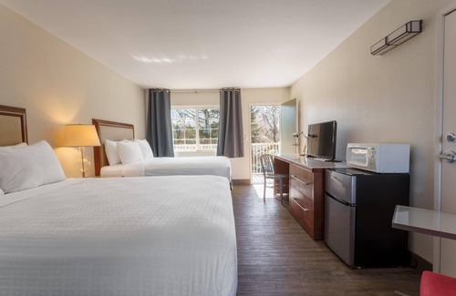 Roseburg Hotel | Riverfront Inn Roseburg