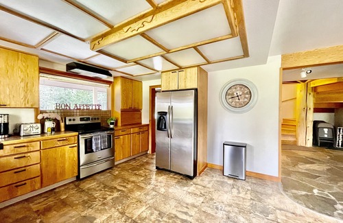Trout Lake House | Riverfront Lodge - Ideal for small and large groups with room to spread out