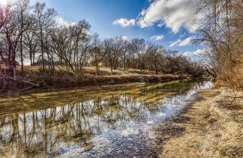 Liberty Hill House | Riverfront Oasis 2