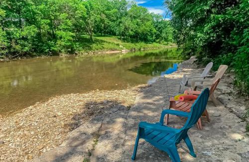 Liberty Hill House | Riverfront Oasis
