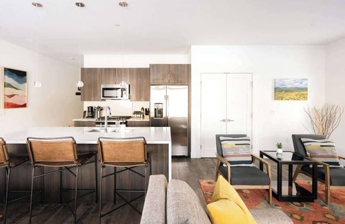 Silverthorne Condo | Riverfront Patio - Hot Tub - Luxe Silverthorne