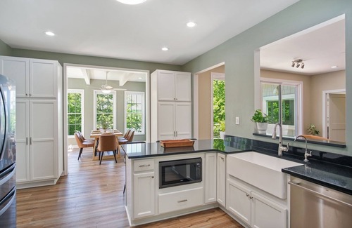 Lancaster House | Riverfront Retreat - sunset views, 2 king suites on 9+ acres, kayaks