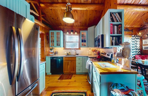 Boothbay Cabin | Riverfront retreat with a furnished deck, washer/dryer & fast WiFi