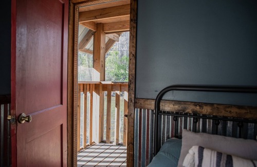Saluda Cottage | Riverfront tiny home w/outdoor firepit. Walk to waterfalls and go flyfishing!