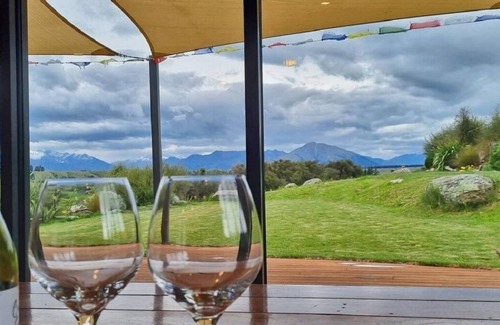 Luggate House | Riverland - boutique retreat, magnificent views.