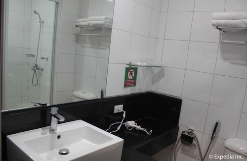 Sarrat Hotel | Rivermount Hotel and Resort
