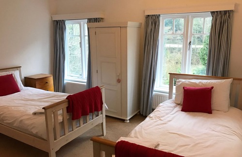 Redbrook House | Riversdale Lodge is set in the heart of Symonds Yat overlooking the River Wye.