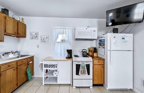 Columbia Condo | Riverside 2BR w/Kayak & Trails Nearby
