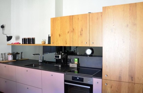 Ljubljana City Centre Apartment | Riverside apartment with free parking