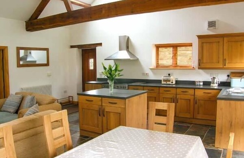Gilwern Cottage | RIVERSIDE BARN, family friendly, character holiday cottage in Gilwern
