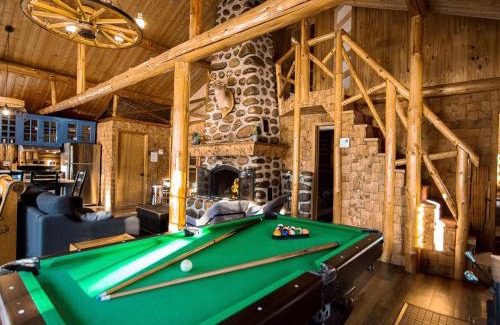 Saint-Raymond Ski Chalet | Riverside Cabin, Fishing, and Relaxation