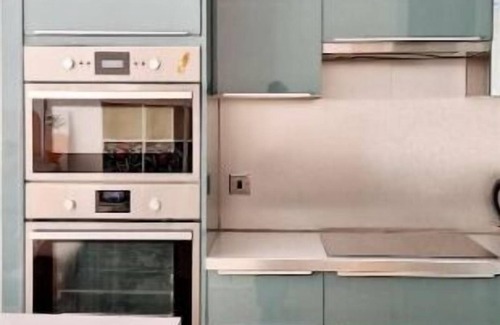 Gascoigne Apartment | Riverside City Retreat: Elevate Your Urban Stay