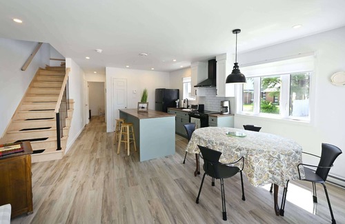 Isle aux Coudres Apartment | Riverside Condo with Pool - Les Voitures d'Eau