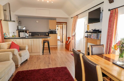 Glenties Cottage | RIVERSIDE COTTAGE, family friendly in Glenties, County Donegal