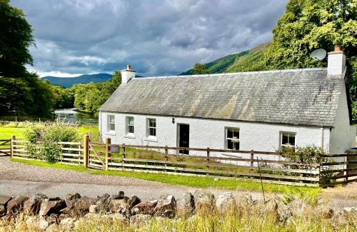 Loch Tay House | Riverside Cottage, Bridge of Balgie, Glenlyon, Perthshire