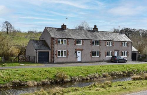 Maulds Meaburn House | Riverside Cottage