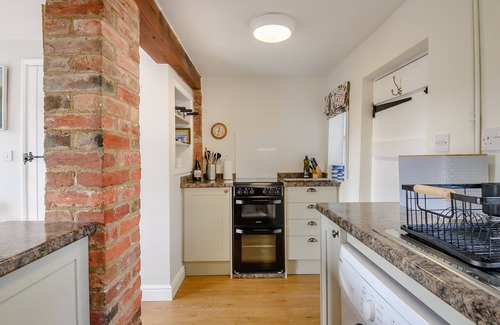 Snape House | Riverside Cottage - Two Bedroom House, Sleeps 4