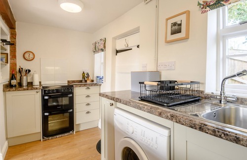 Snape House | Riverside Cottage - Two Bedroom House, Sleeps 4