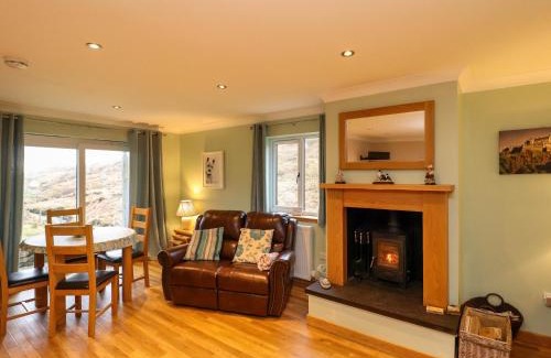 Finsbay House | Riverside