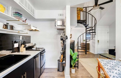 Riverside Condo | Riverside Gem for 4 | Swimming Pool + Free Parking