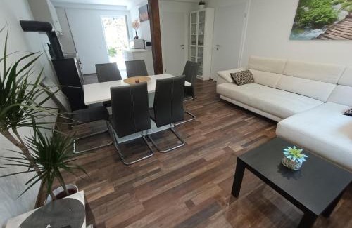 Ig House | Riverside Guesthouse