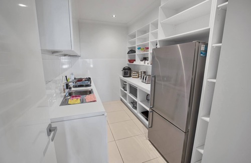 Eastwood House | Riverside Haven - Elevated views of the Mitchell River and Clifton Creek
