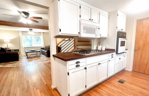 Whispering Pines Cabin | Riverside Hideaway: A Private Forest Retreat with Riverfront Elegance