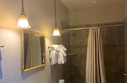Lava Hot Springs Hotel | Riverside Hot Springs Inn & Spa - Adults Only