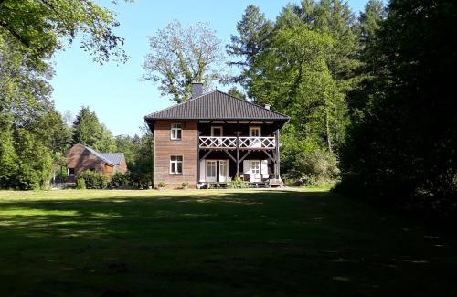 Chiny House | Riverside house
