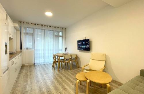 Busteni Apartment | Riverside Lindas Apartment