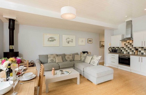 New Forest District Ski Chalet | Riverside Lodge and Camping Pod in the New Forest