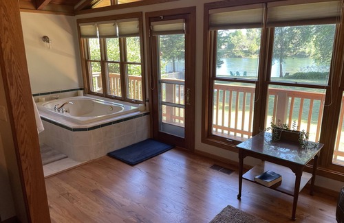 Cascade House | Riverside Luxury Estate, Perfect for Fishing Excursions-Family Reunions-saltPool