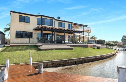 Sussex Inlet House | Riverside Manor