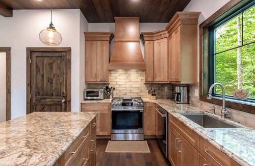Lincoln House | Riverside Oasis on South Peak