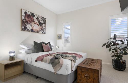 East Perth Apartment | Riverside Panorama Suite Spectacular City Living