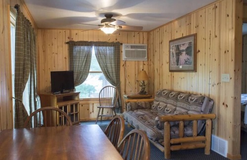 Park Rapids Cabin | Riverside Point Resort Cabin 7! Swim, dine, Adventure+