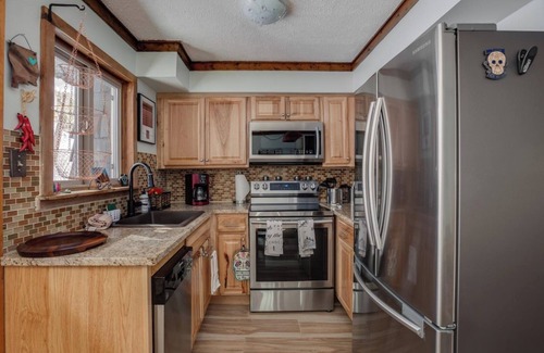 Arroyo Seco Condo | Riverside Retreat 12 at Taos East - 2 Bedroom Updated Condo on the Hondo River