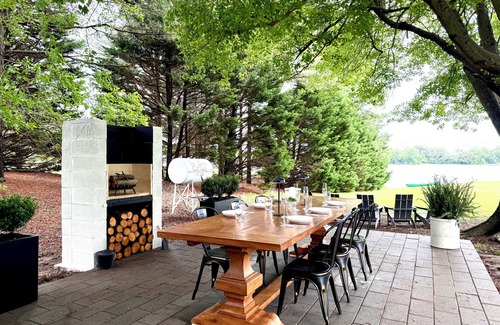 Hague House | Riverside Retreat/Fire-pit/Oak Tree Dining